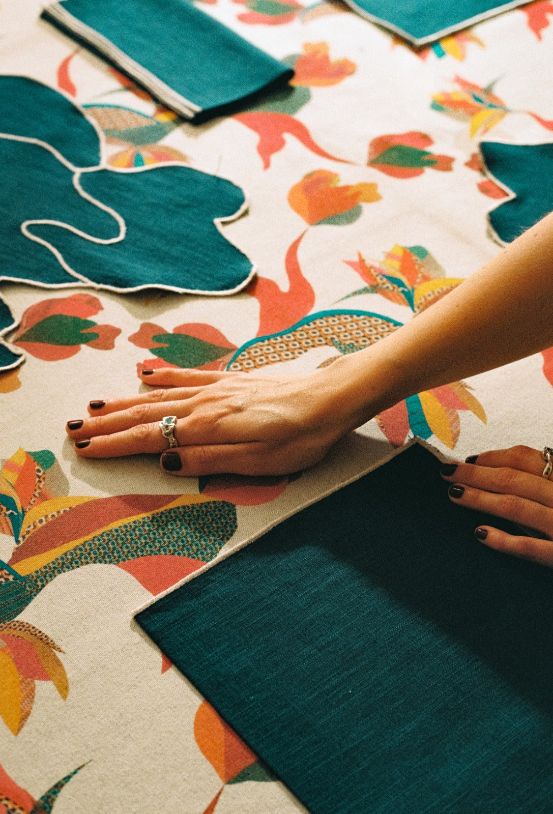 Transforma tu mesa con un gesto mínimo