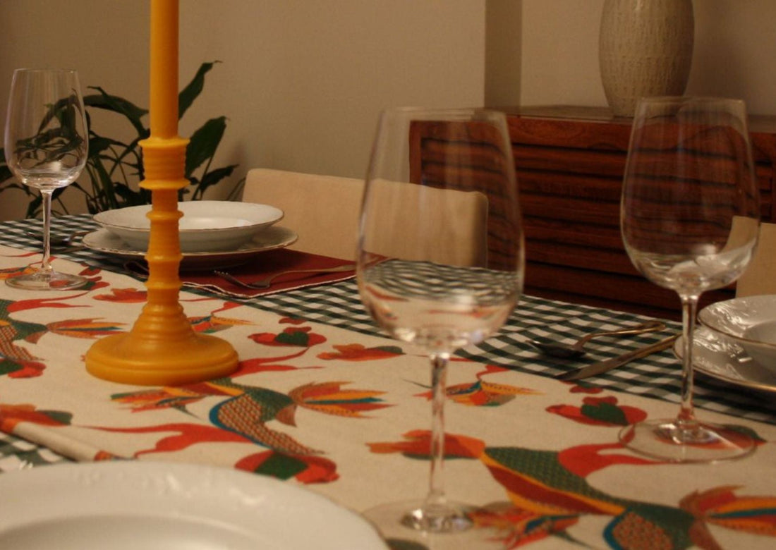 Camino de mesa: cómo transformar un mantel en una pieza versátil para mesas informales